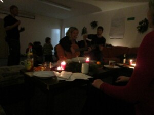 Wir haben fleißig Weihnachtslieder mit Gitarrenbegleitung gesungen